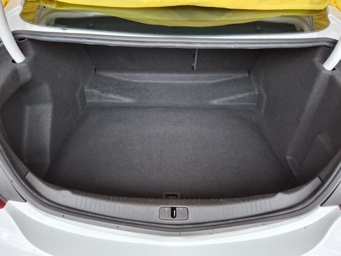 Used 2017 Buick Regal Sport Touring image 16