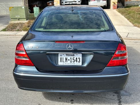 Used 2006 Mercedes-Benz E 350 E 350 Sedan 4D image 5