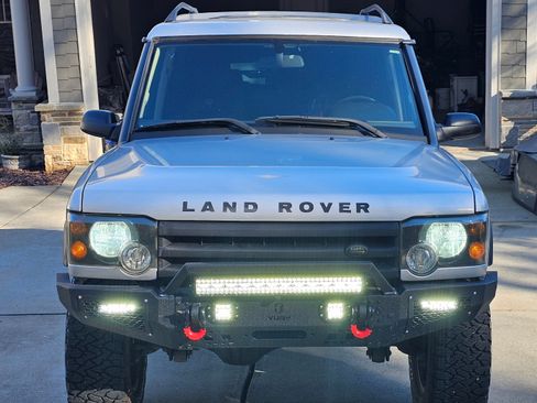 Used 2003 Land Rover Discovery HSE image 1