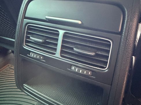 Used 2017 Volkswagen Touareg Wolfsburg Edition image 27