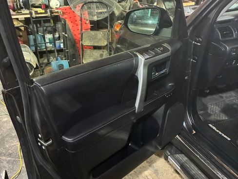 Used 2018 Toyota 4Runner Limited image 12