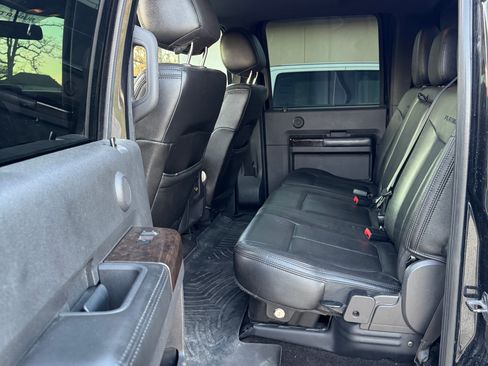 Used 2013 Ford F250 Platinum w/ FX4 Off Road Pkg image 11