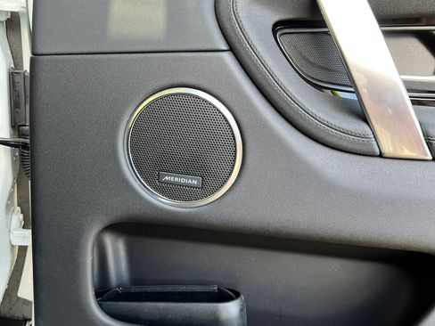 Used 2023 Land Rover Discovery Sport S image 21