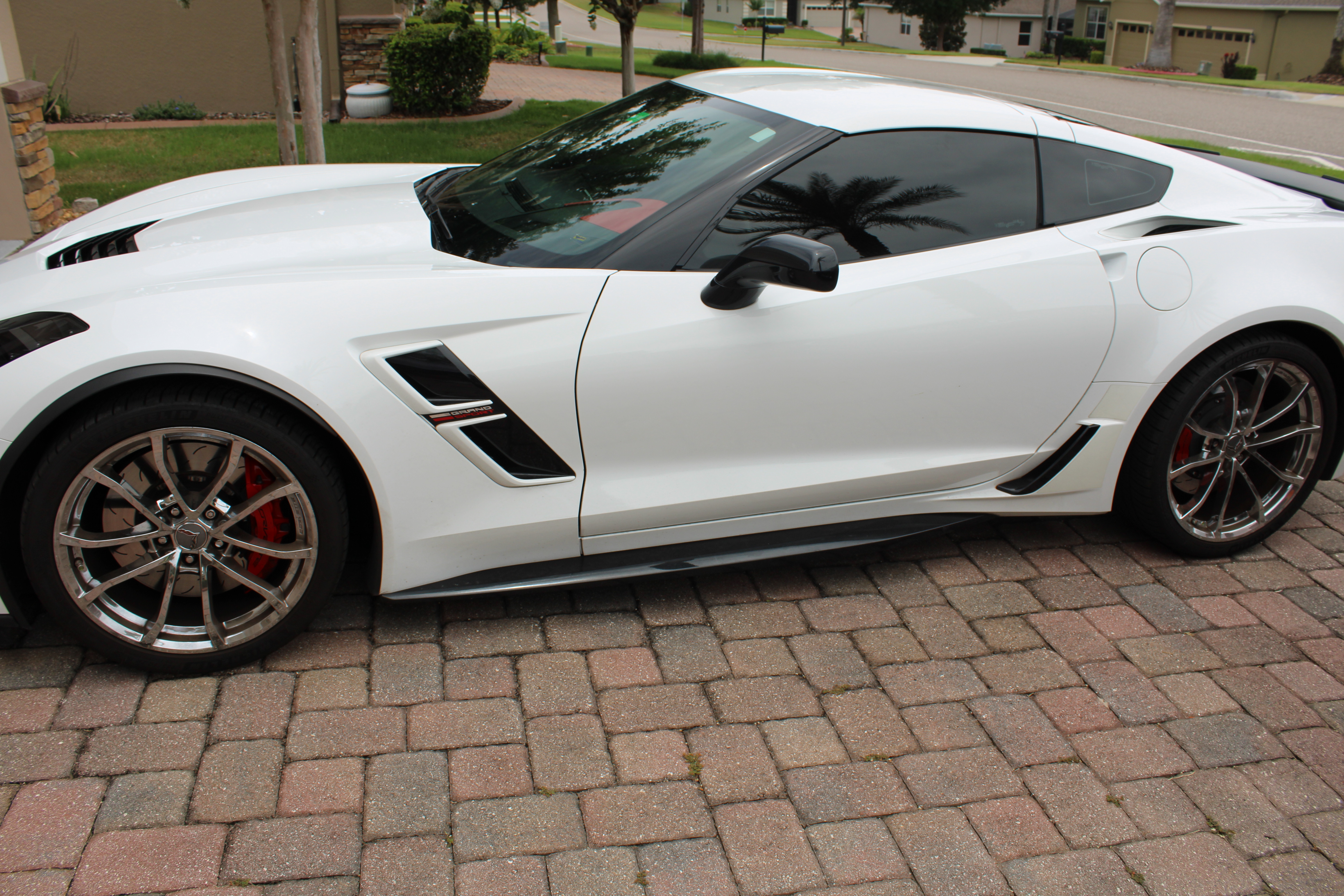 Used 2019 Chevrolet Corvette Grand Sport RWD image 2