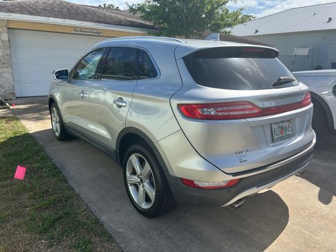 Used 2017 Lincoln MKC Premiere FWD image 9