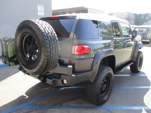 Used 2010 Toyota FJ Cruiser 4WD image 8