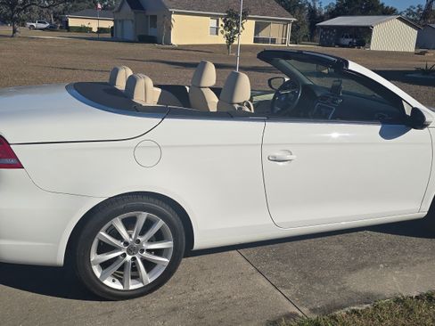 Used 2016 Volkswagen Eos Komfort image 9