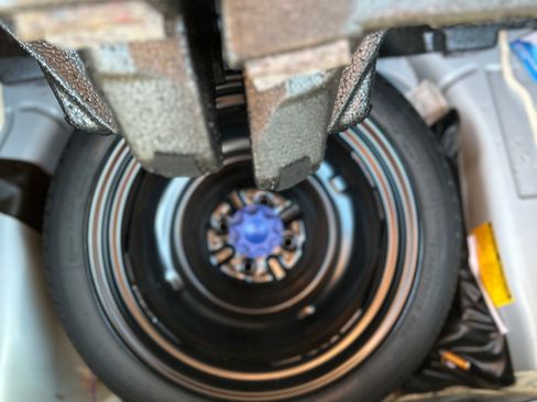 Used 2014 Toyota Prius C One image 12