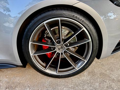 Used 2022 Porsche 911 Carrera S RWD image 12