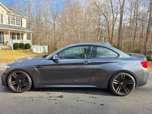 Used 2018 BMW M2 image 2