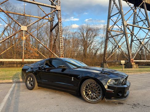 Used 2013 Ford Mustang Shelby GT500 image 9