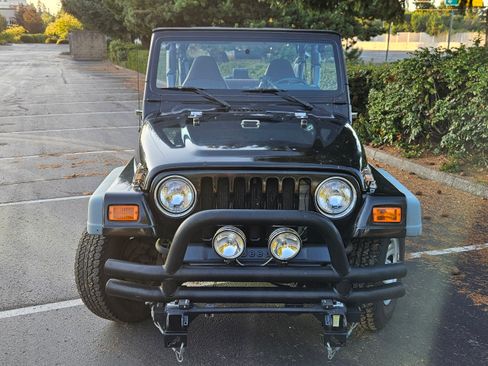 Used 1999 Jeep Wrangler SE image 6