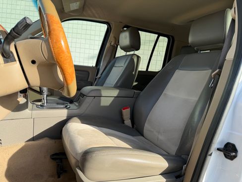 Used 2007 Ford Explorer Eddie Bauer image 17