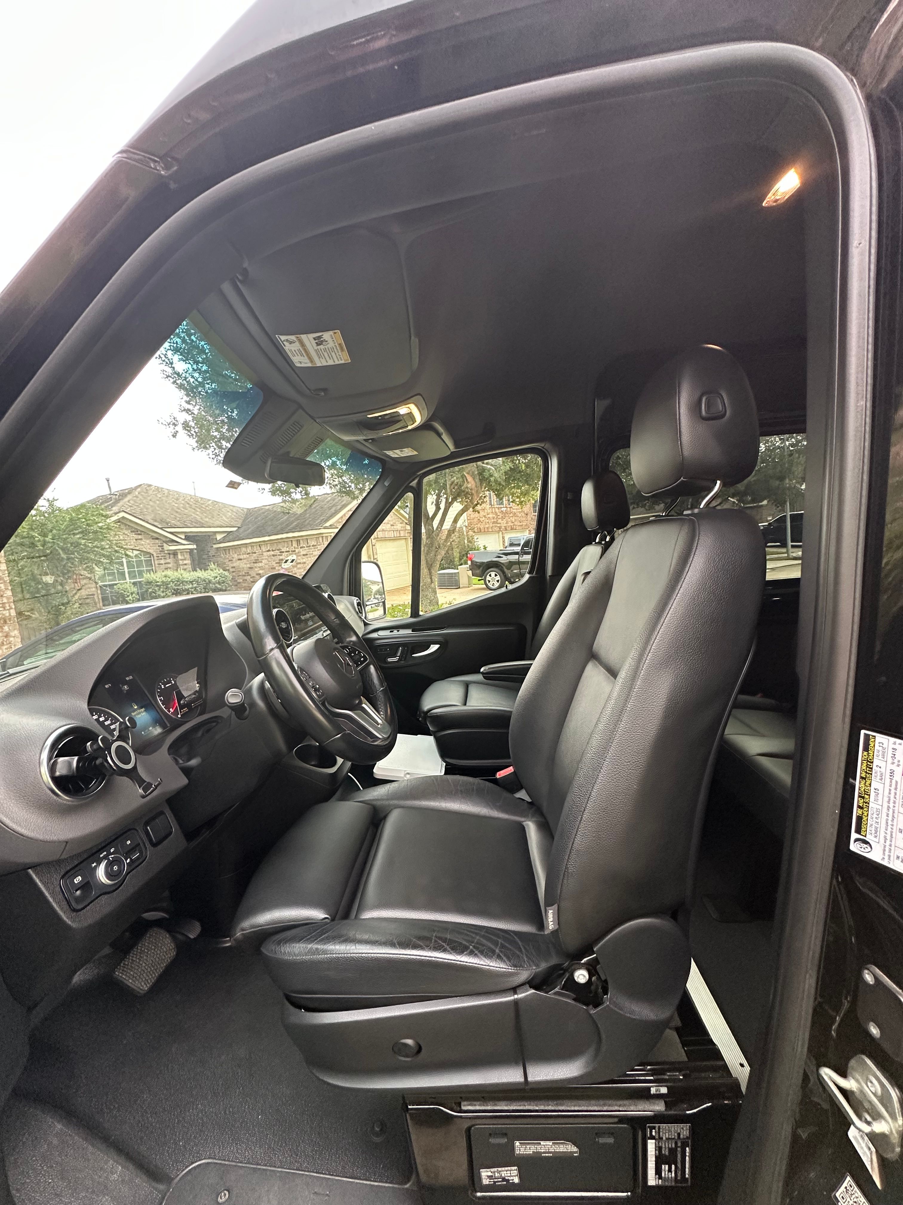 Used 2023 Mercedes-Benz Sprinter 2500 image 9