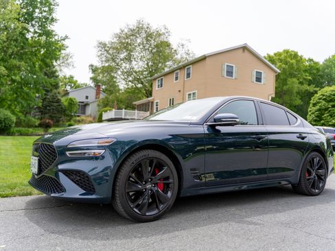 Used 2022 Genesis G70 3.3T w/ Sport Prestige Package AWD/4WD image 5
