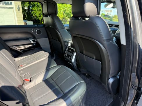 Used 2019 Land Rover Range Rover Sport Supercharged AWD/4WD image 17