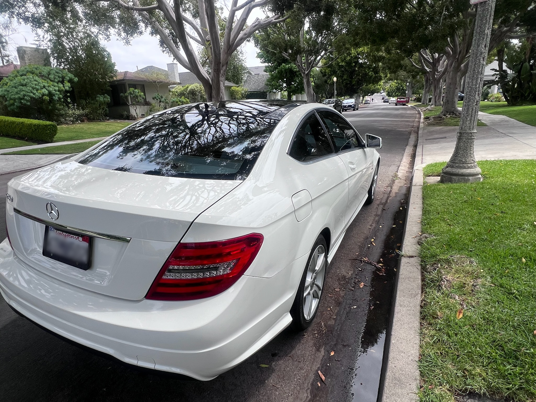 Used 2012 Mercedes-Benz C 250 Coupe image 2