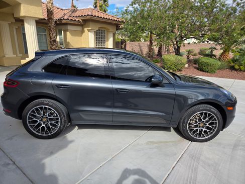 Used 2017 Porsche Macan S image 9