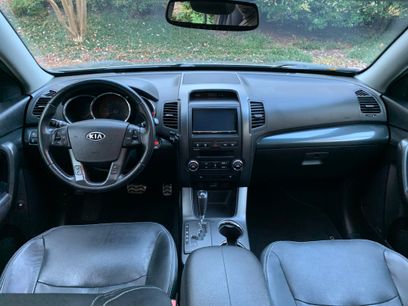 Used 2011 Kia Sorento SX