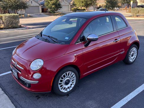 Used 2013 FIAT 500 Lounge w/ Luxury Leather Pkg image 1