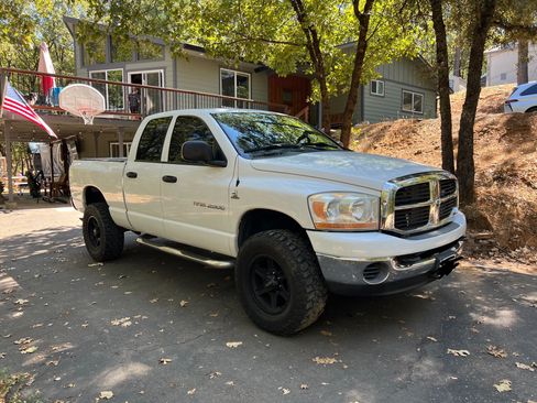 Used 2006 Dodge Ram 2500 Truck SLT w/ Trailer Tow Group image 1