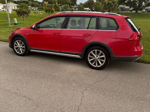 Used 2017 Volkswagen Golf Alltrack SE AWD/4WD image 4