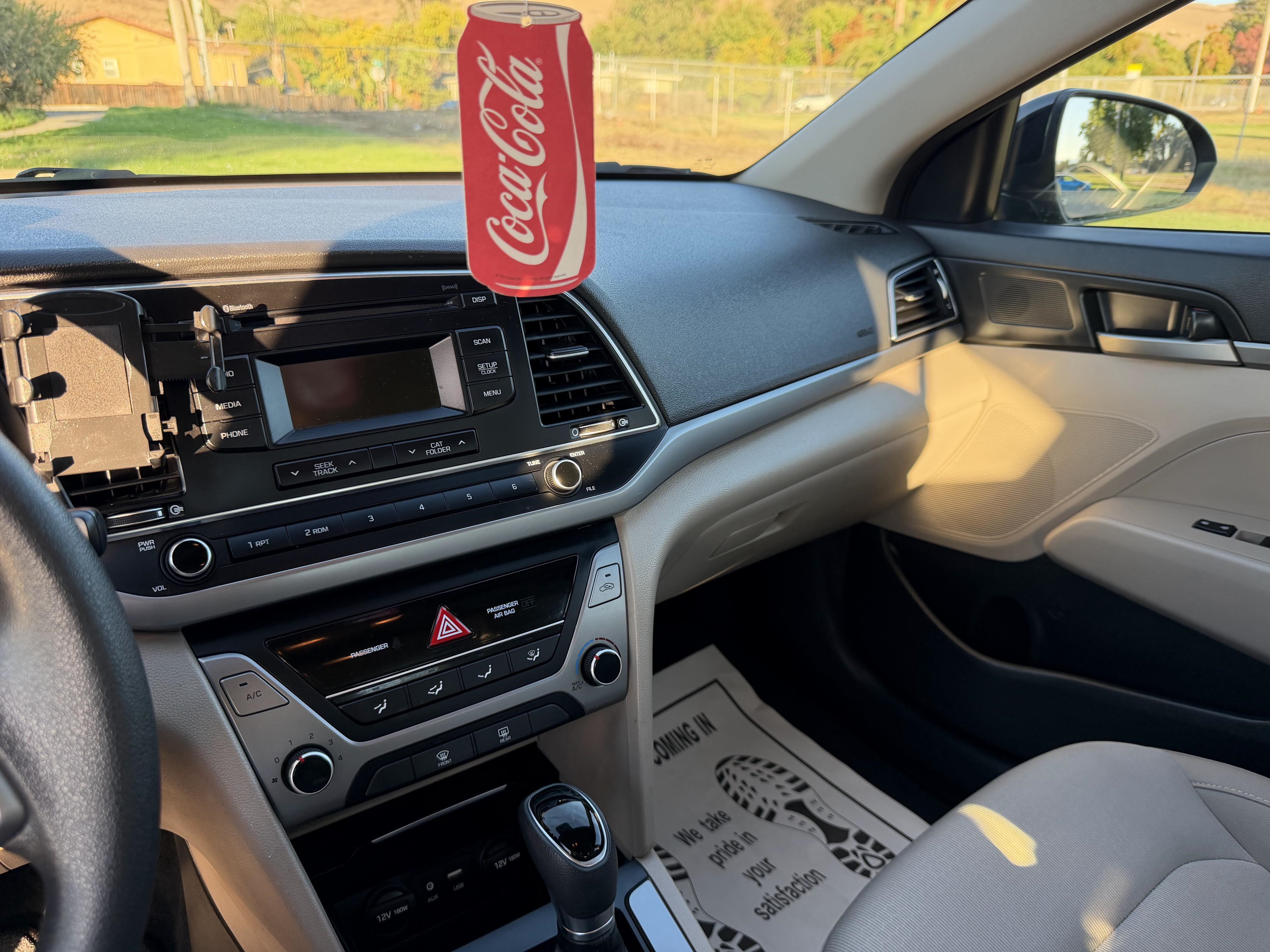 Used 2017 Hyundai Elantra SE FWD image 19