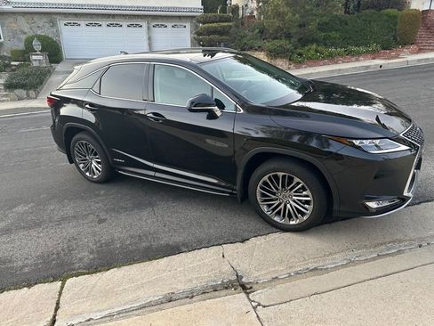 Used 2022 Lexus RX 450h AWD w/ Luxury Package image 2