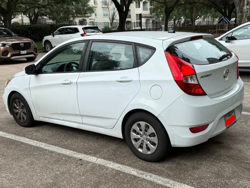 Used 2017 Hyundai Accent SE FWD image 4