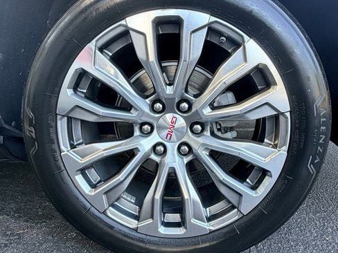 Used 2021 GMC Yukon XL Denali w/ Denali Premium Package AWD/4WD image 32