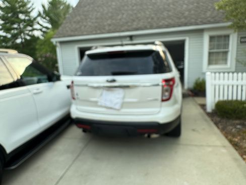 Used 2013 Ford Explorer XLT FWD image 4