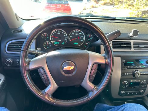 Used 2013 Chevrolet Avalanche LT w/ Suspension Package, Off-Road image 13