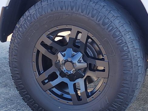 Used 2015 RAM 1500 Big Horn image 13