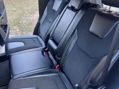 Used 2019 Ford Edge ST w/ Convenience Package image 17