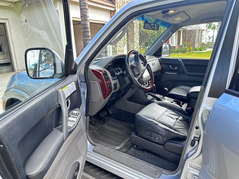 Used 2006 Mitsubishi Montero Limited image 11