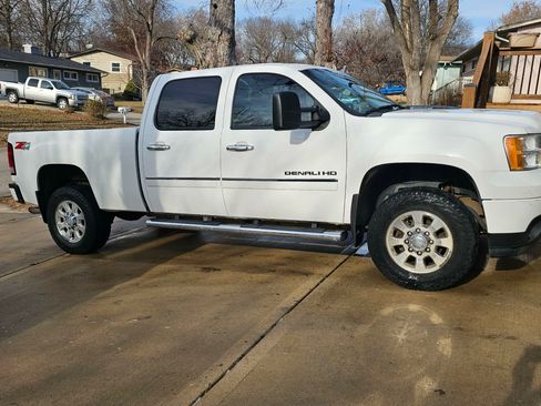 Used 2014 GMC Sierra 3500 Denali w/ Suspension Package, Off-Road image 4