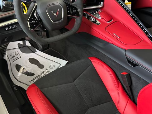 Used 2024 Chevrolet Corvette Stingray Preferred Cpe w/ Z51 Performance Package image 4