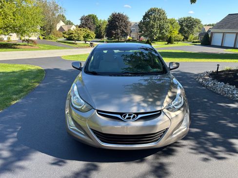 Used 2014 Hyundai Elantra SE w/ Option Group 02 image 2