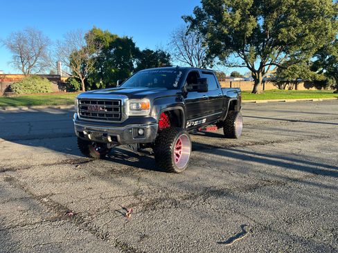 Used 2014 GMC Sierra 1500 SLT w/ SLT Crew Cab Value Package image 4