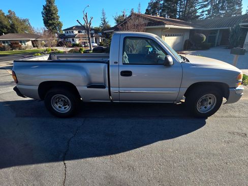 Used 2004 GMC Sierra 1500 SLE image 2