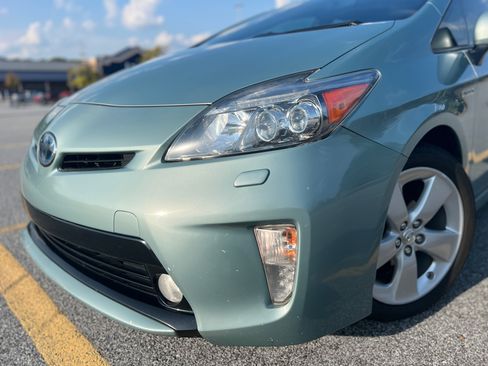 Used 2013 Toyota Prius Five image 12