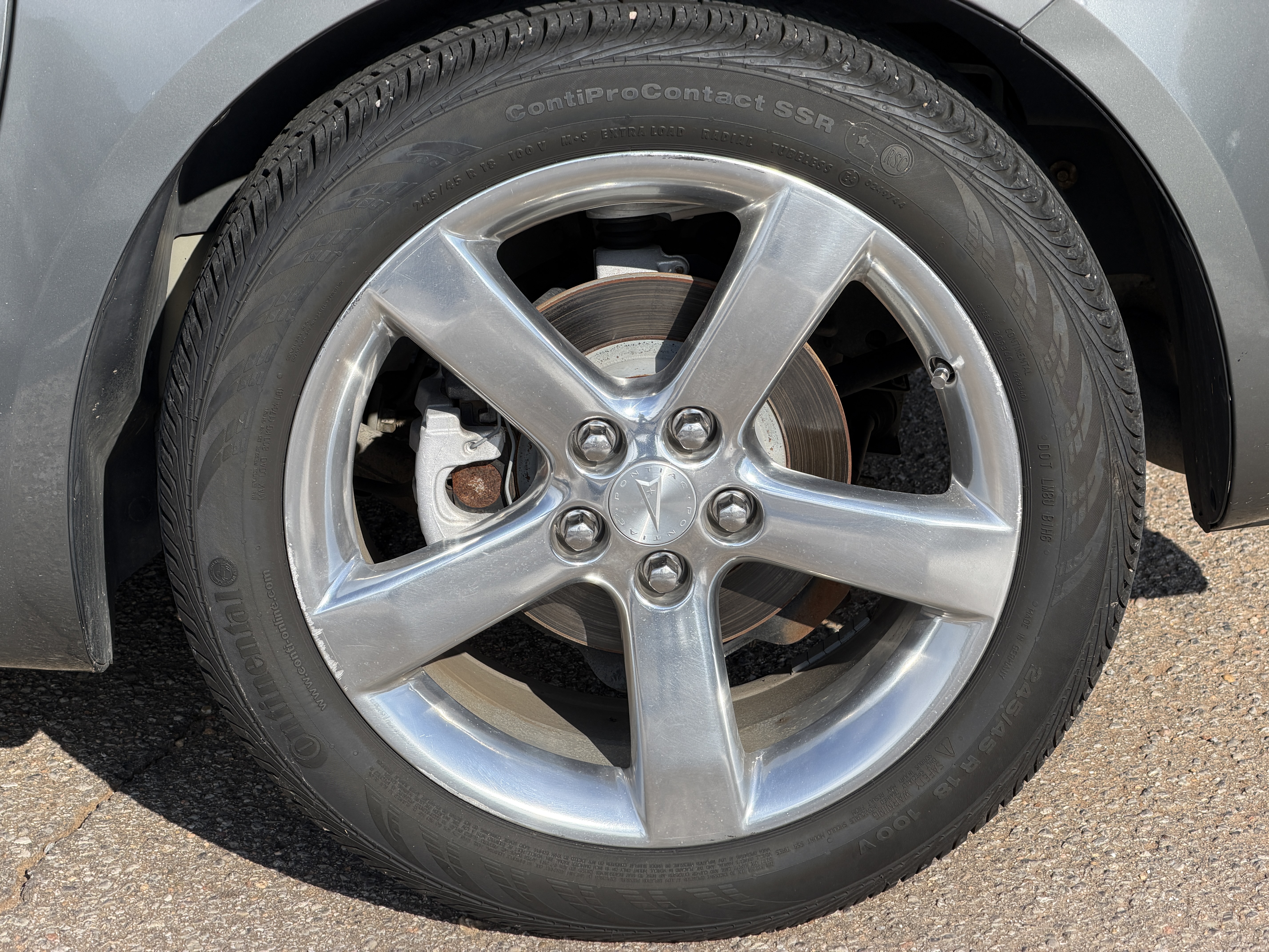Used 2007 Pontiac Solstice GXP w/ Premium Package RWD image 30
