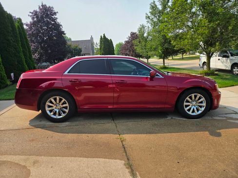Used 2013 Chrysler 300 Touring w/ Driver Convenience Group RWD image 1