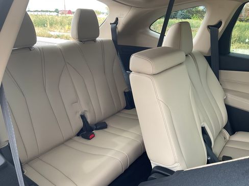 Used 2022 Acura MDX SH-AWD Sport Utility 4D image 18