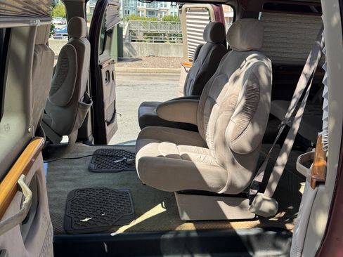 Used 2003 Chevrolet Express 1500 Van 3D w/ Preferred Equipment Group 4 image 25