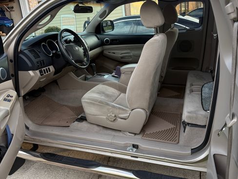 Used 2008 Toyota Tacoma PreRunner image 6