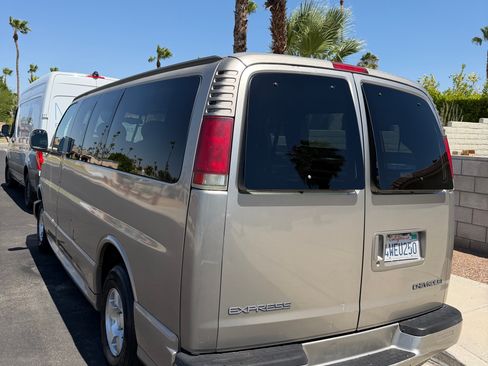 Used 2002 Chevrolet Express 1500 LT RWD image 5