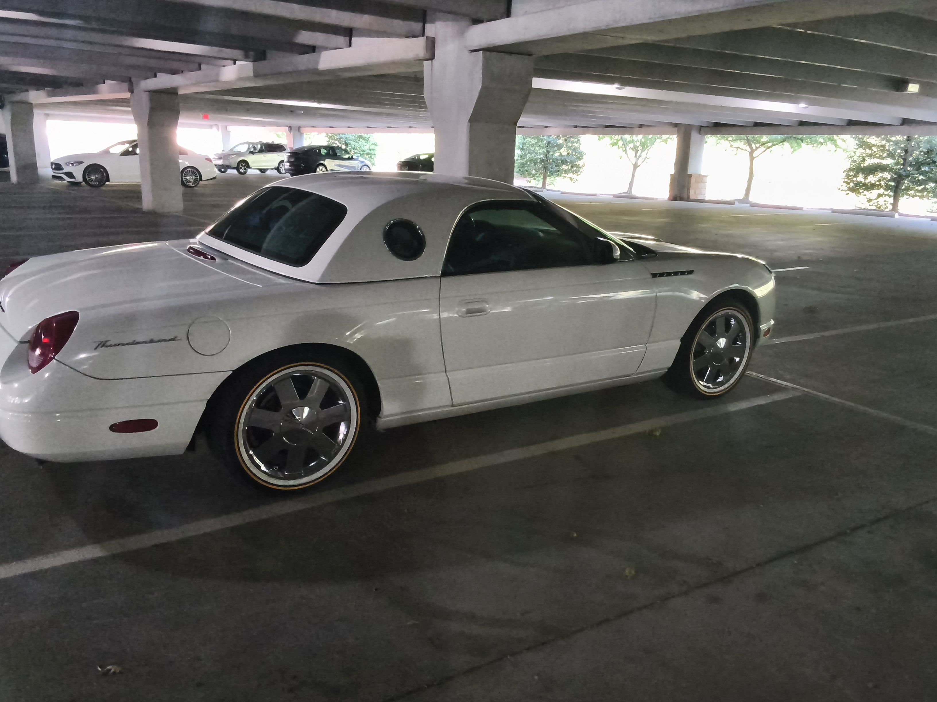 Used 2002 Ford Thunderbird RWD image 4