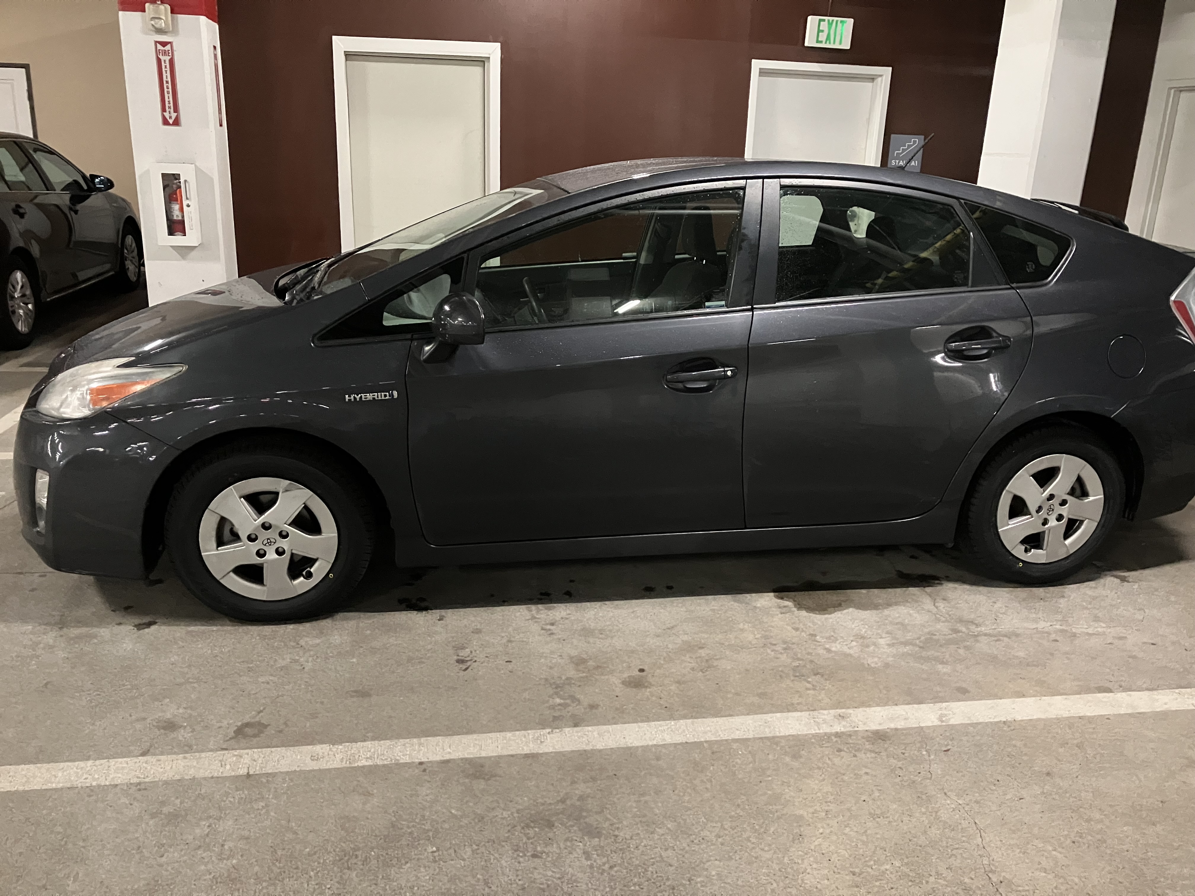 Used 2011 Toyota Prius Three w/ Navigation Pkg FWD image 1