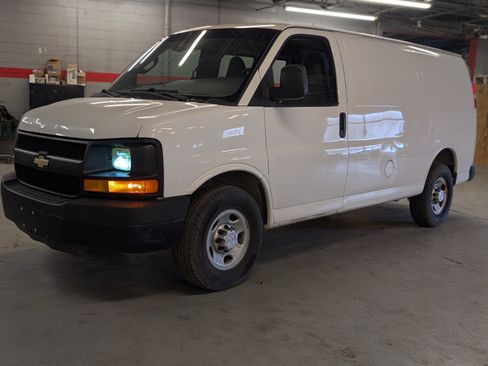 Used 2016 Chevrolet Express 2500 image 1